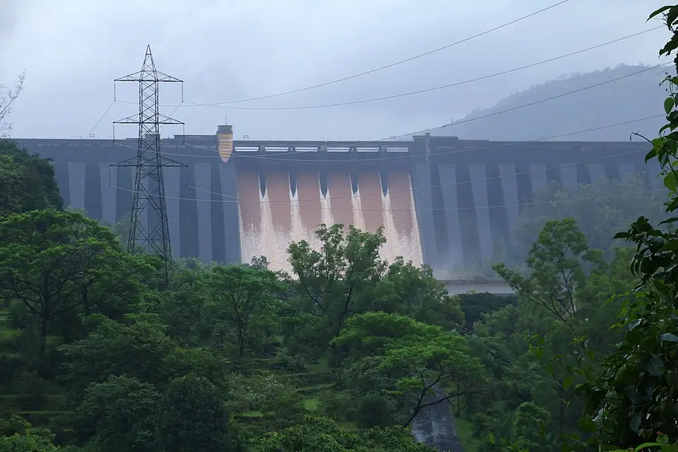Water pouring from the gates of Koyna dam
